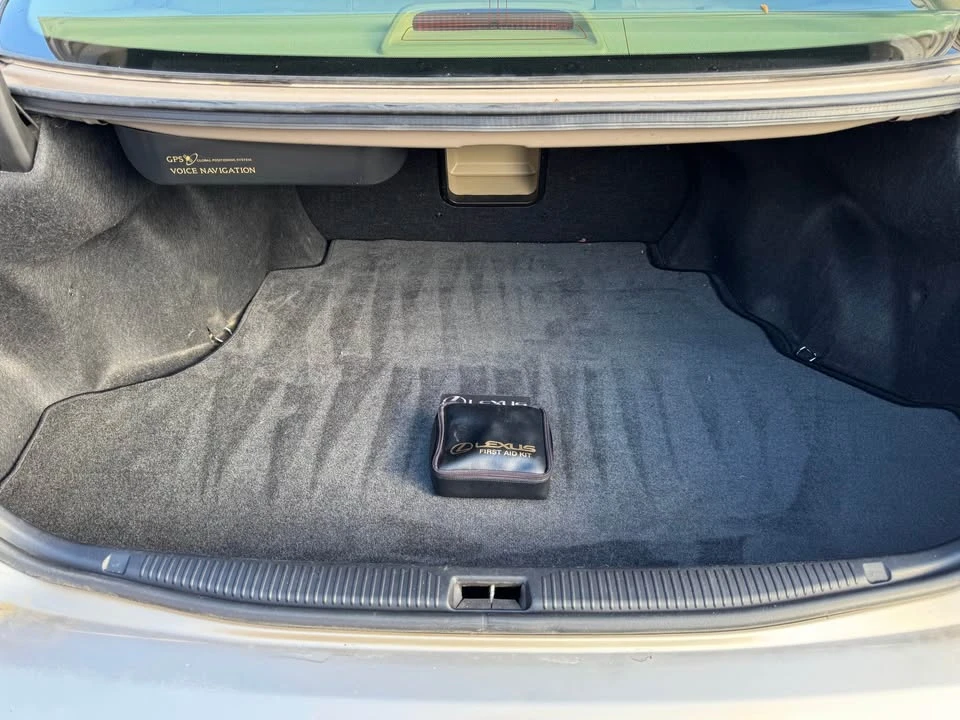 2003 Lexus ES 3rd Gen - Image 12 of 15