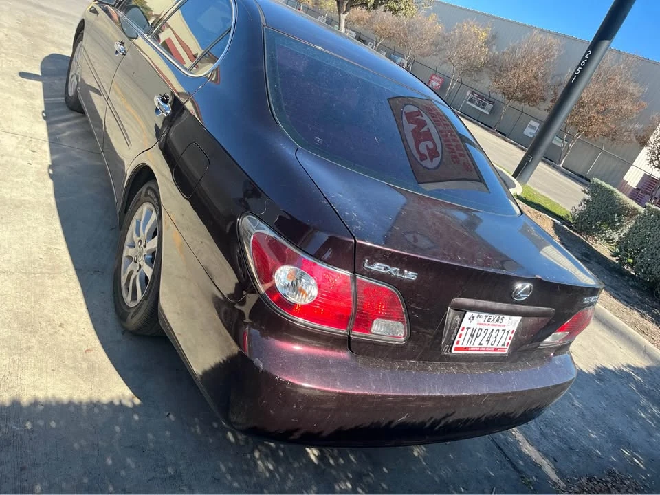 2003 Lexus ES 3rd Gen - Image 2 of 13
