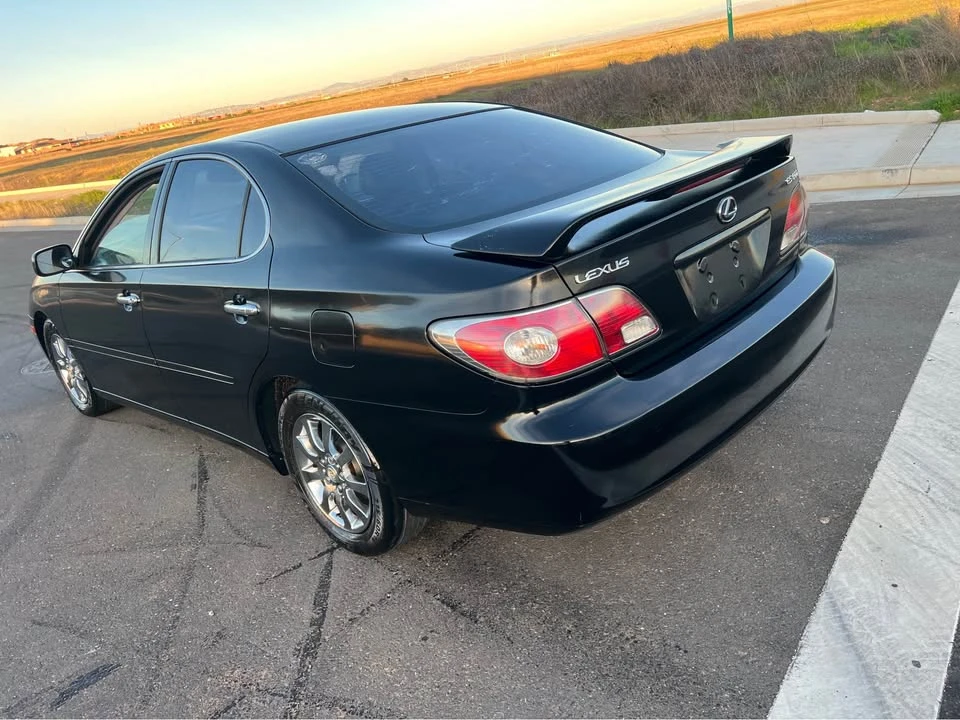 2003 Lexus ES 3rd Gen - Image 12 of 20
