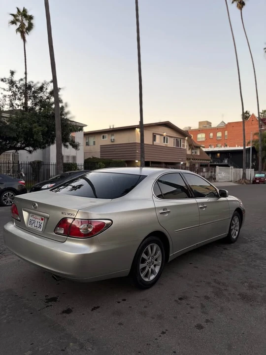 2003 Lexus ES 4th Gen - Image 3 of 11