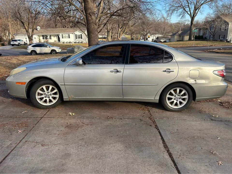 2003 Lexus ES 3rd Gen - Image 2 of 7