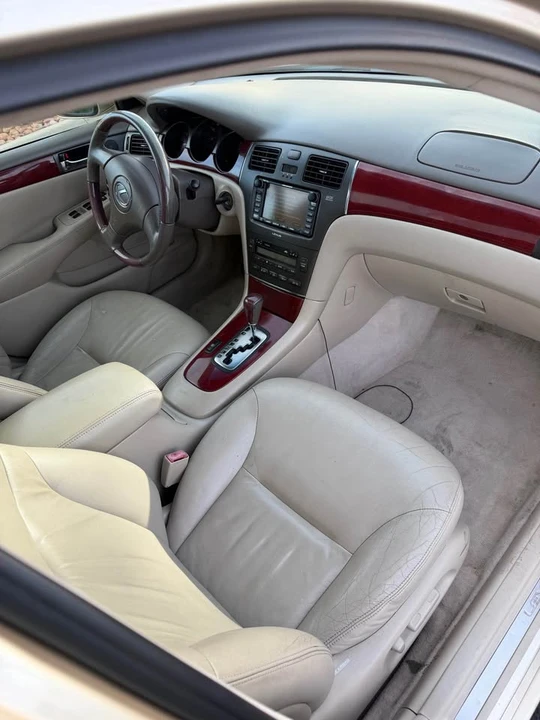 2003 Lexus ES 4th Gen - Image 12 of 18