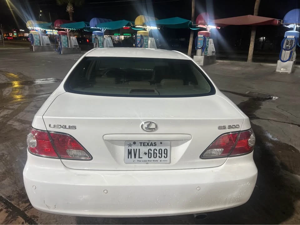2003 Lexus ES 3rd Gen - Image 3 of 4
