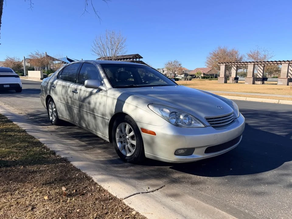 2003 Lexus ES 4th Gen - Image 2 of 6
