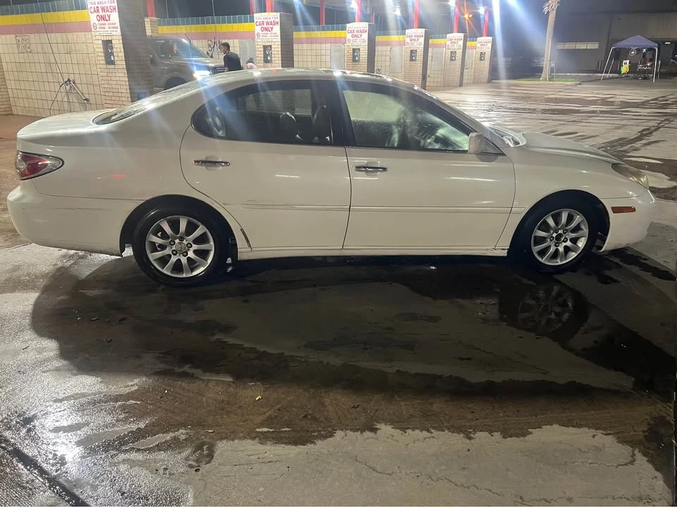 2003 Lexus ES 3rd Gen - Image 2 of 4