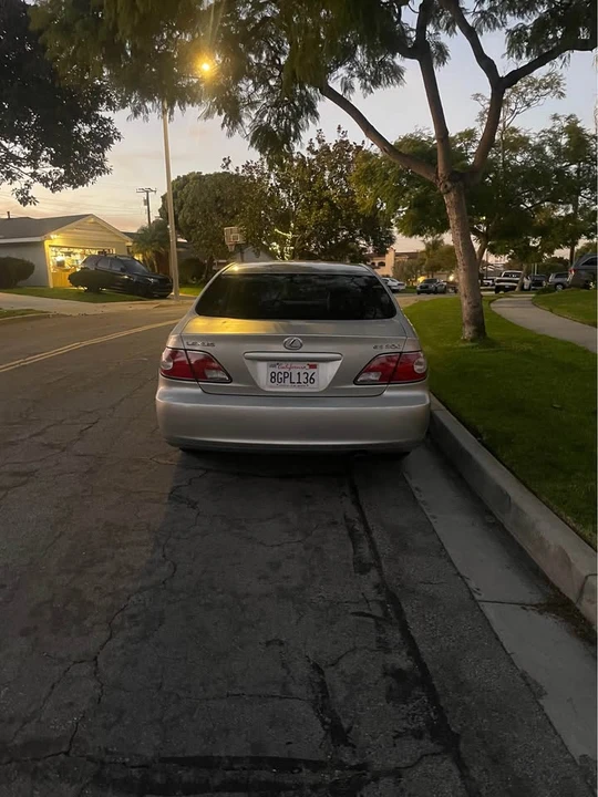 2003 Lexus ES 3rd Gen - Image 5 of 8