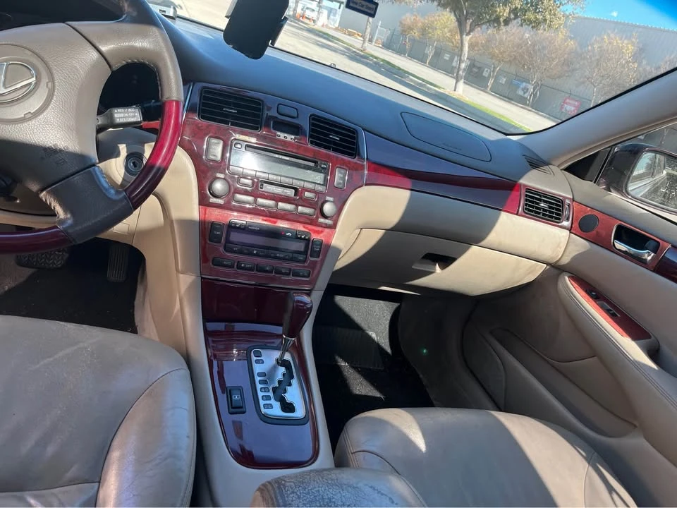 2003 Lexus ES 3rd Gen - Image 8 of 13