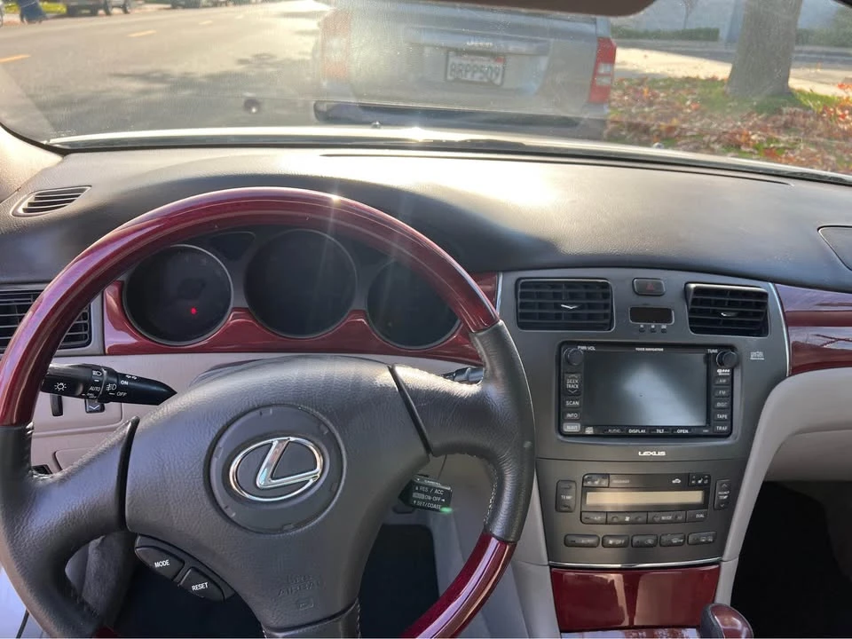 2003 Lexus ES 3rd Gen - Image 10 of 11
