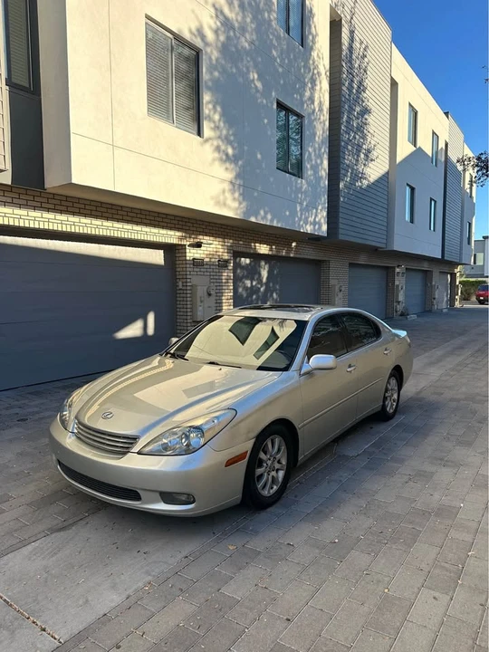 2003 Lexus ES 3rd Gen - Image 2 of 13