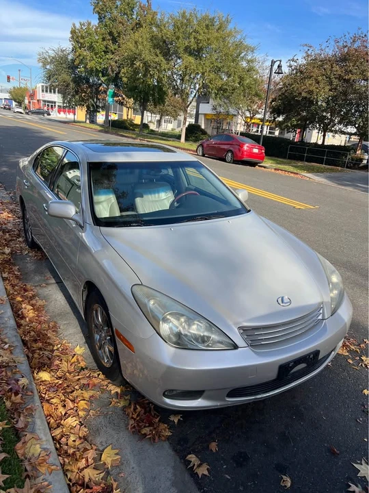 2003 Lexus ES 3rd Gen - Image 2 of 11