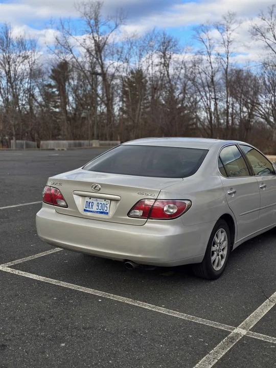 2003 Lexus ES 4th Gen - Image 3 of 14