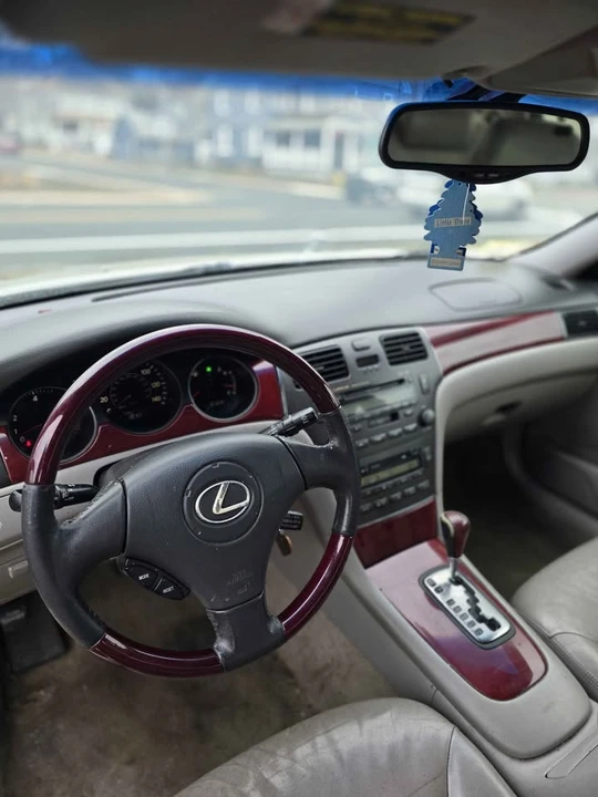 2003 Lexus ES 4th Gen - Image 13 of 14