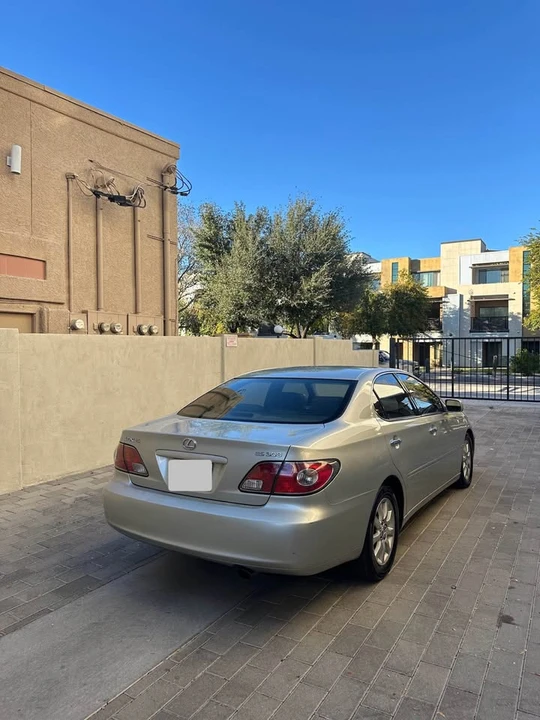 2003 Lexus ES 3rd Gen - Image 4 of 13