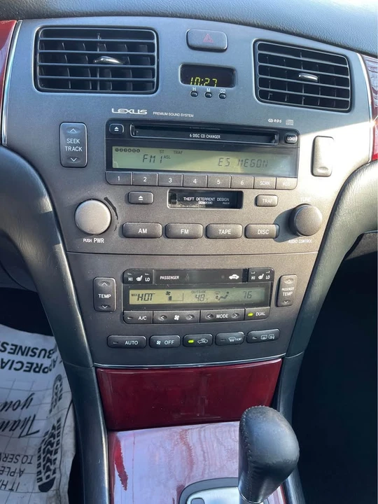 2003 Lexus ES 3rd Gen - Image 10 of 13
