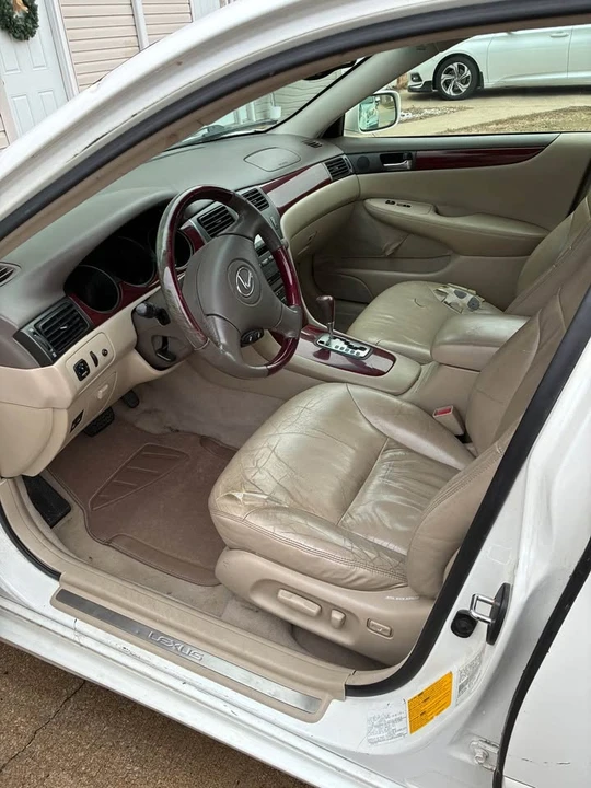 2003 Lexus ES 3rd Gen - Image 5 of 10