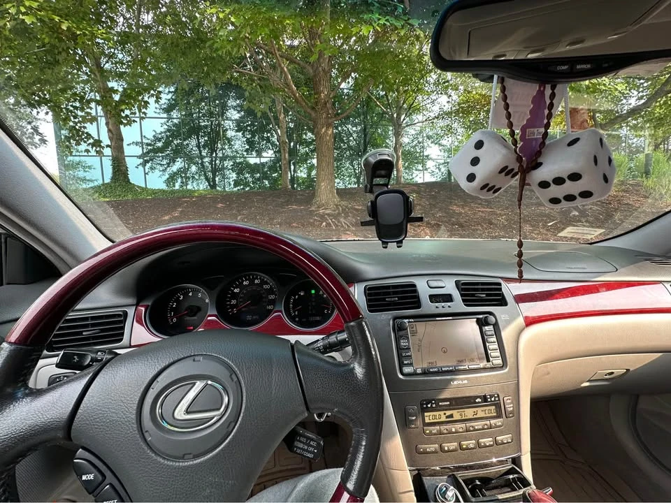 2003 Lexus ES 3rd Gen - Image 11 of 13