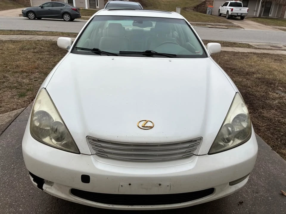 2003 Lexus ES 3rd Gen - Image 2 of 10