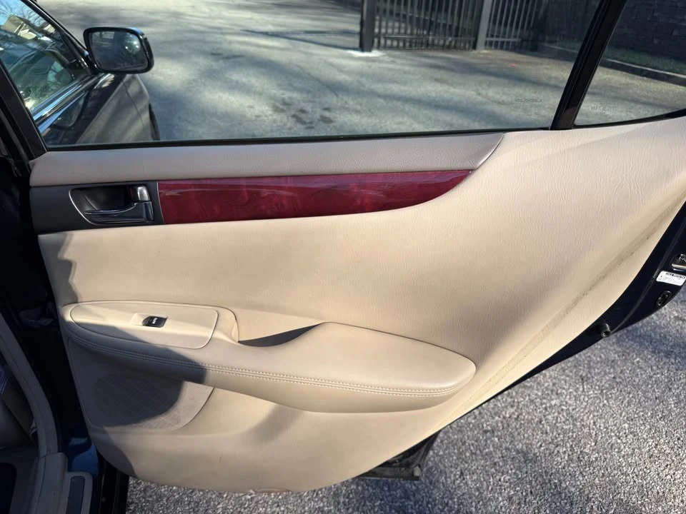2003 Lexus ES 4th Gen - Image 8 of 19