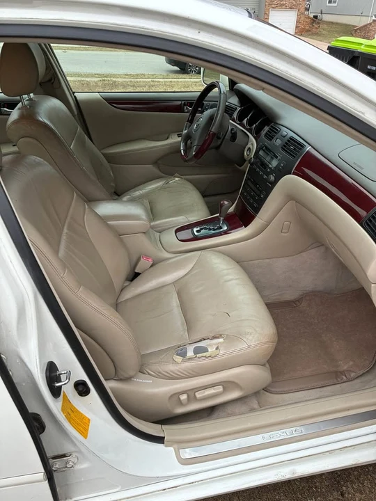 2003 Lexus ES 3rd Gen - Image 7 of 10