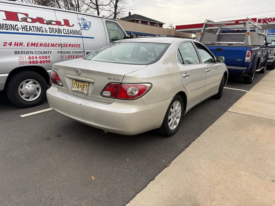 2003 Lexus ES 4th Gen - Image 2 of 6