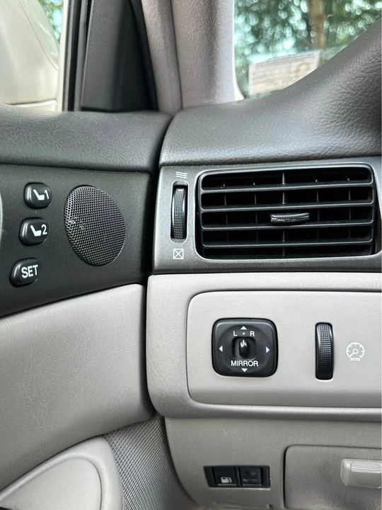 2003 Lexus ES 3rd Gen - Image 12 of 13