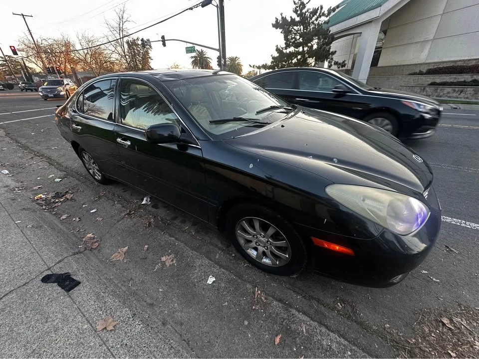 2003 Lexus ES 3rd Gen - Image 3 of 4