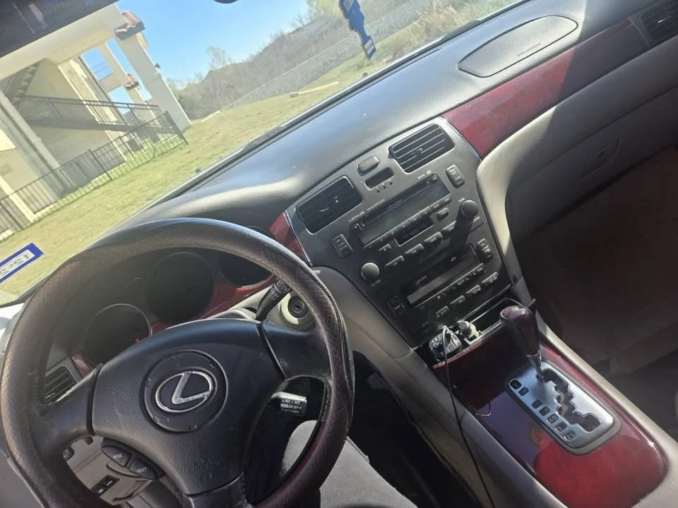 2003 Lexus ES 3rd Gen - Image 7 of 8