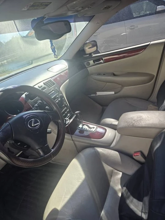 2003 Lexus ES 3rd Gen - Image 6 of 8