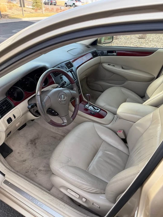 2003 Lexus ES 3rd Gen - Image 10 of 15