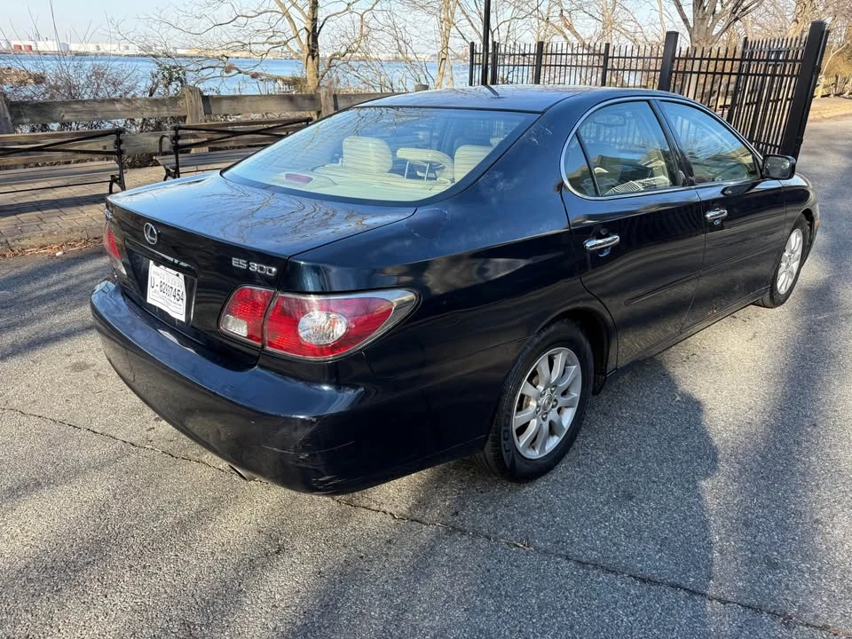 2003 Lexus ES 4th Gen - Image 3 of 19