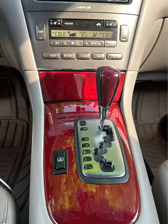 2003 Lexus ES 3rd Gen - Image 8 of 13