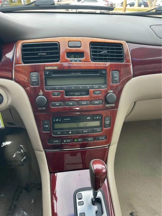 2003 Lexus ES 3rd Gen - Image 12 of 13