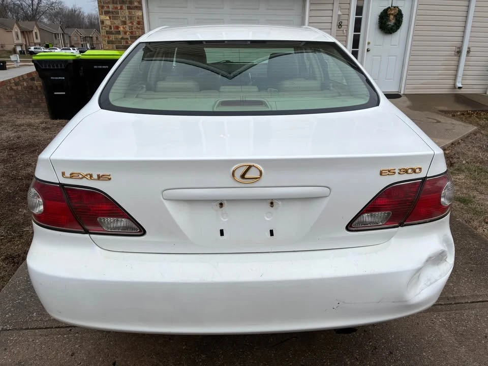 2003 Lexus ES 3rd Gen - Image 4 of 10