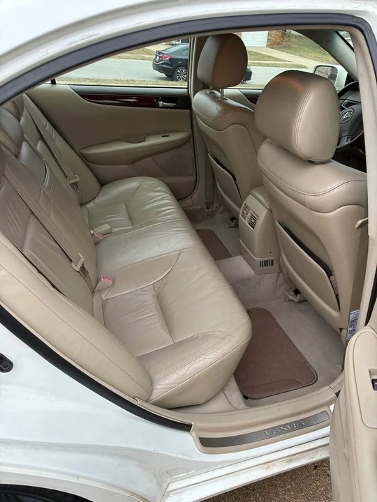 2003 Lexus ES 3rd Gen - Image 8 of 10