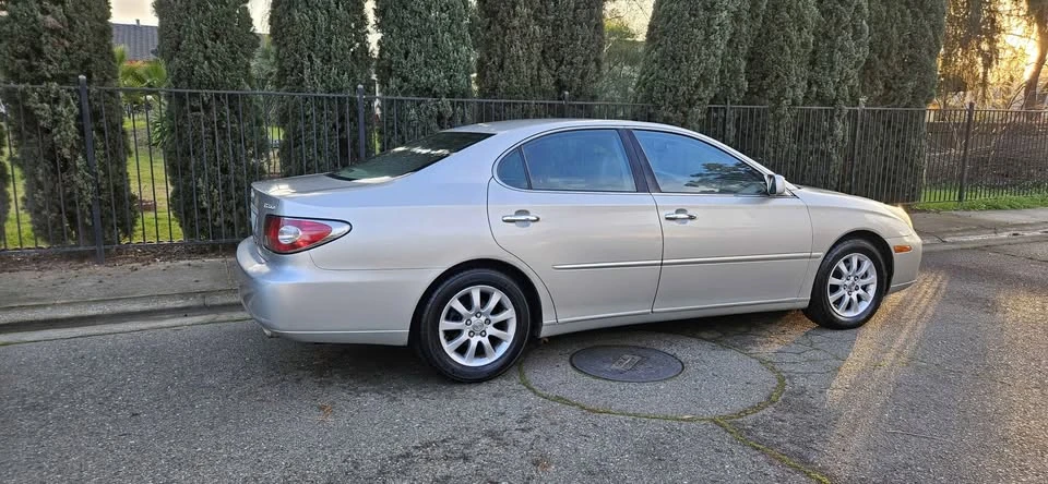 2003 Lexus ES 4th Gen - Image 3 of 13