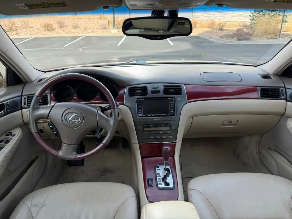 2003 Lexus ES 3rd Gen - Image 12 of 15