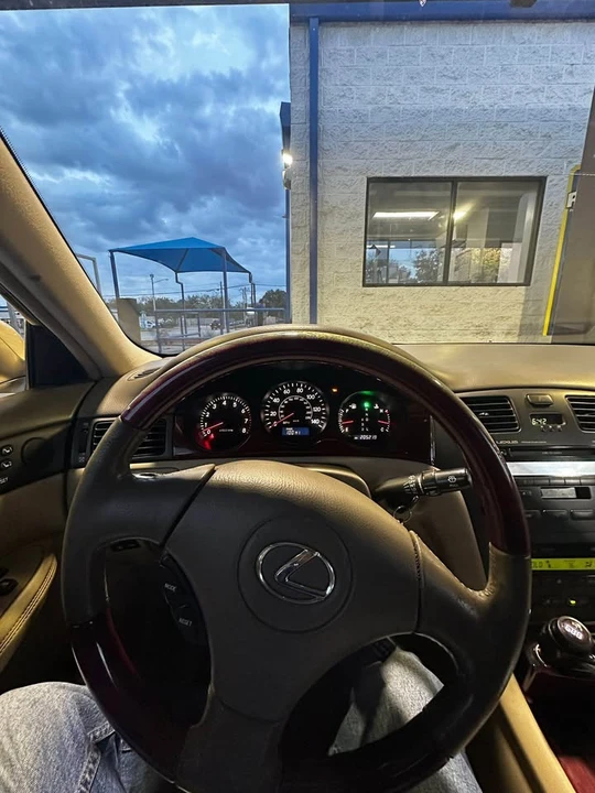 2003 Lexus ES 3rd Gen - Image 4 of 5