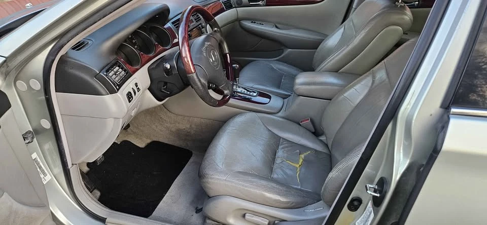 2003 Lexus ES 4th Gen - Image 9 of 13