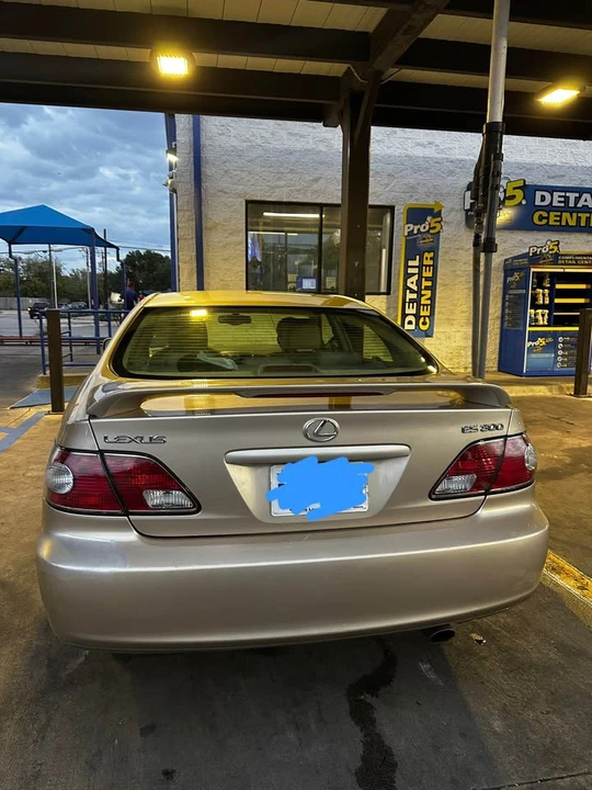 2003 Lexus ES 3rd Gen - Image 3 of 5