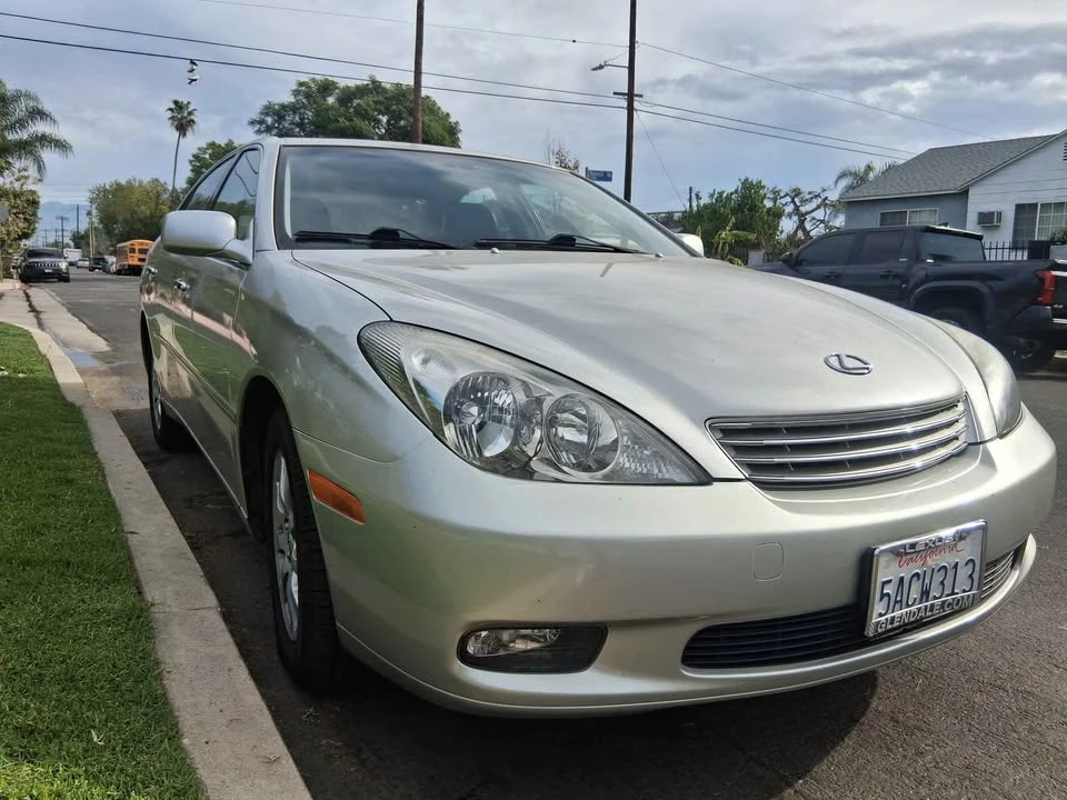 2003 Lexus ES 3rd Gen - Image 2 of 15