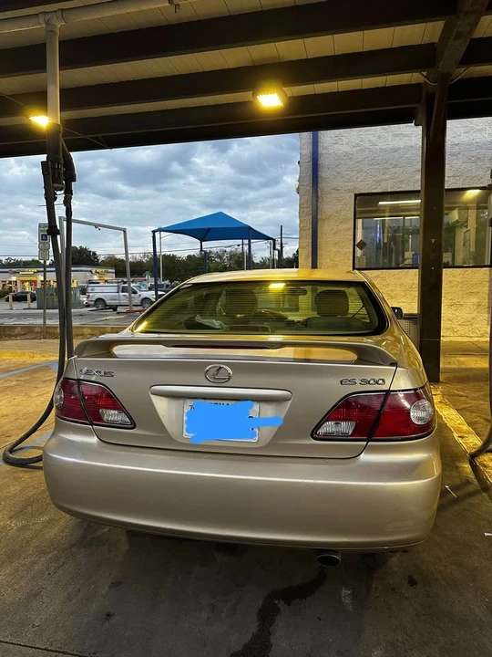 2003 Lexus ES 3rd Gen - Image 2 of 5