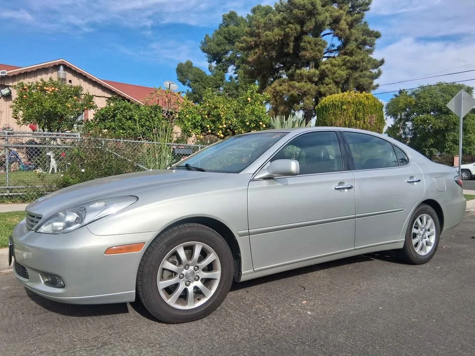 2003 Lexus ES 3rd Gen - Image 4 of 15