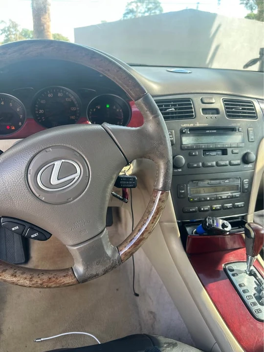 2003 Lexus ES 4th Gen - Image 8 of 9