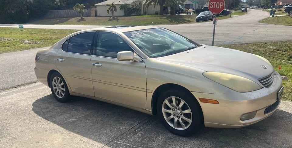 2003 Lexus ES 4th Gen - Image 2 of 9