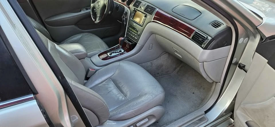 2003 Lexus ES 4th Gen - Image 10 of 13