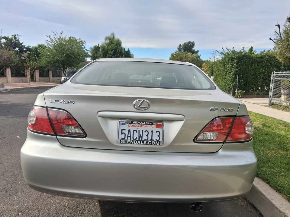 2003 Lexus ES 3rd Gen - Image 6 of 15