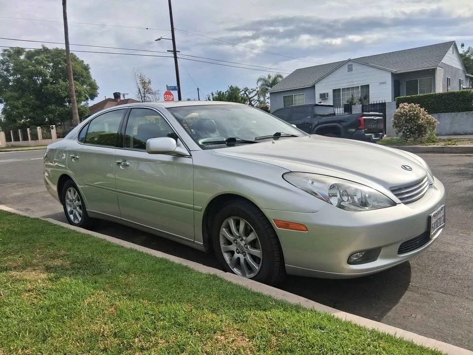 2003 Lexus ES 3rd Gen - Image 11 of 15