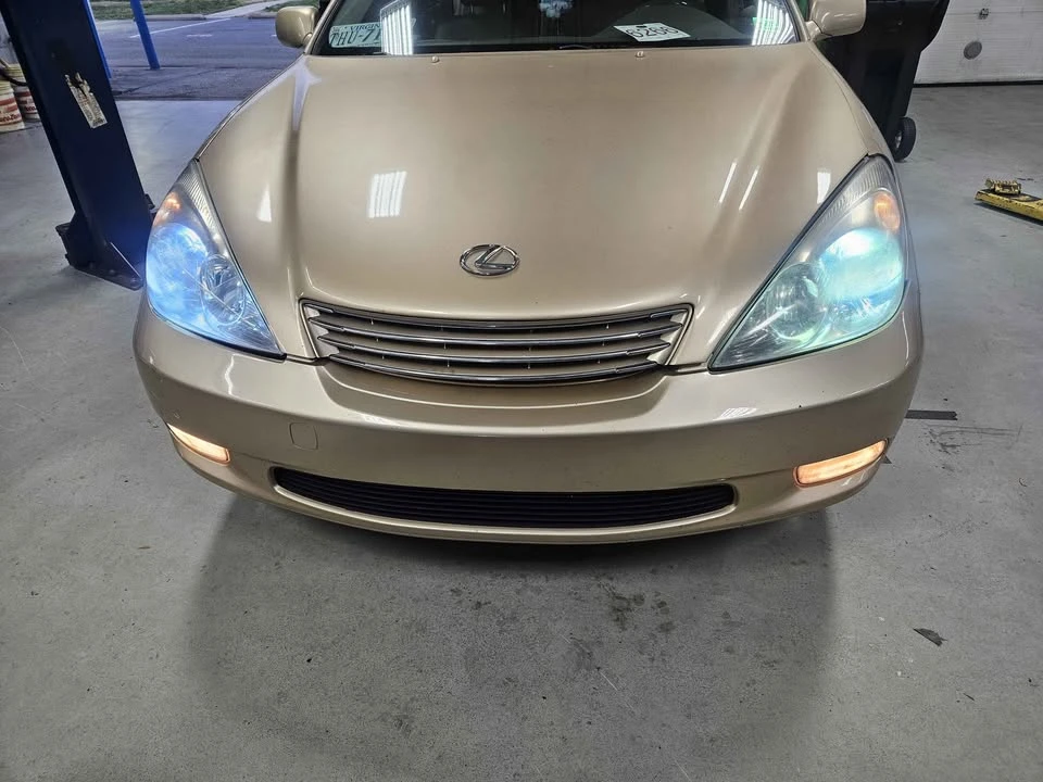 2003 Lexus ES 3rd Gen - Image 9 of 19