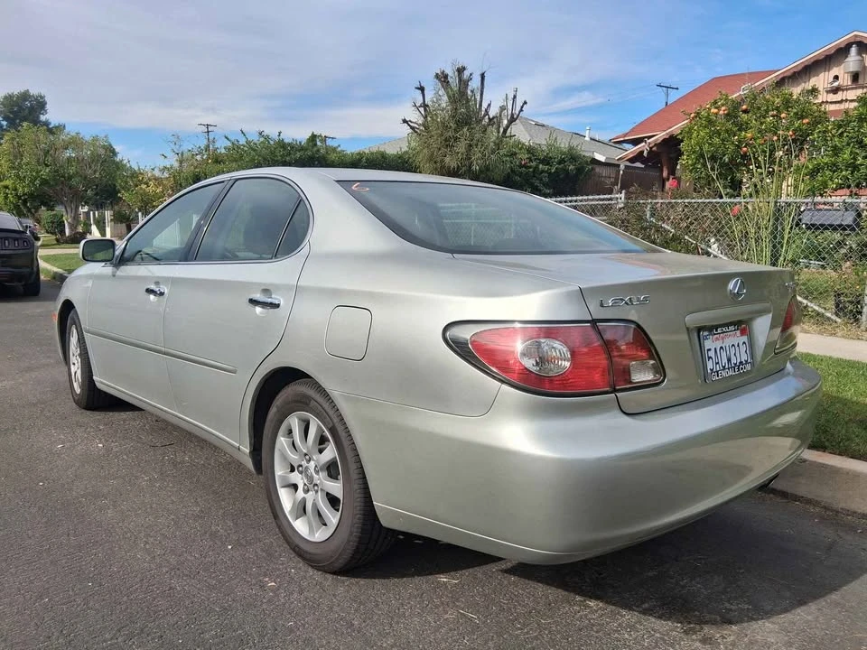 2003 Lexus ES 3rd Gen - Image 3 of 15
