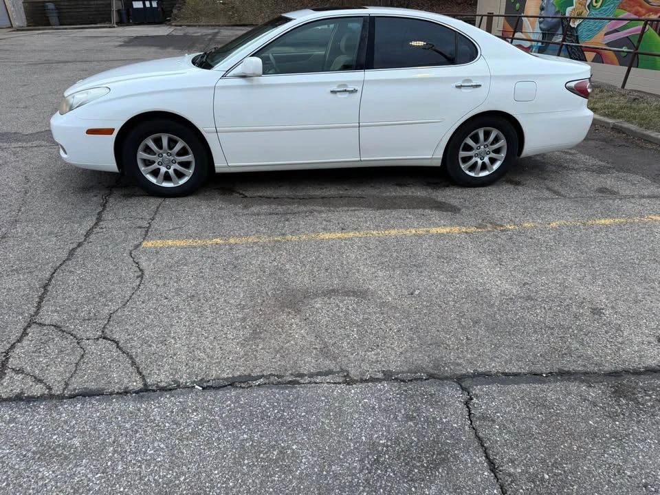 2003 Lexus ES 3rd Gen - Image 2 of 7